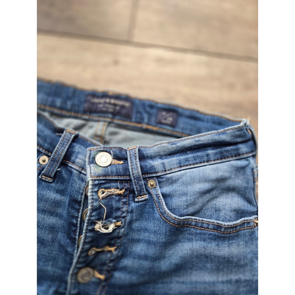 Lucky Brand Jeans Women's Bridgette Crop Button Fly Blue Denim Pants Sz 0/25 - Picture 3 of 4
